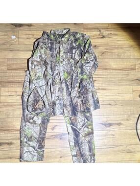 RedHead Men's XL Camouflage Hunting Jacket & Pant Set Zippered Pockets